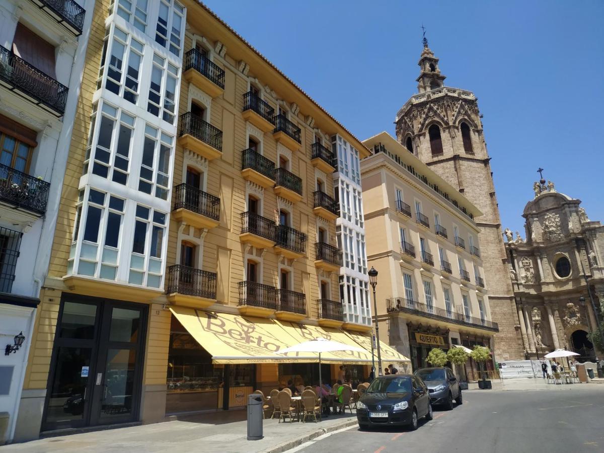 Hotel Flats Friends Plaza de la Reina Valencia Exterior foto