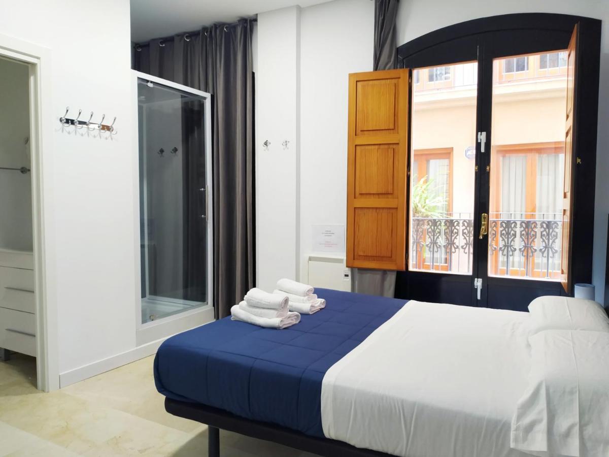 Hotel Flats Friends Plaza de la Reina Valencia Exterior foto